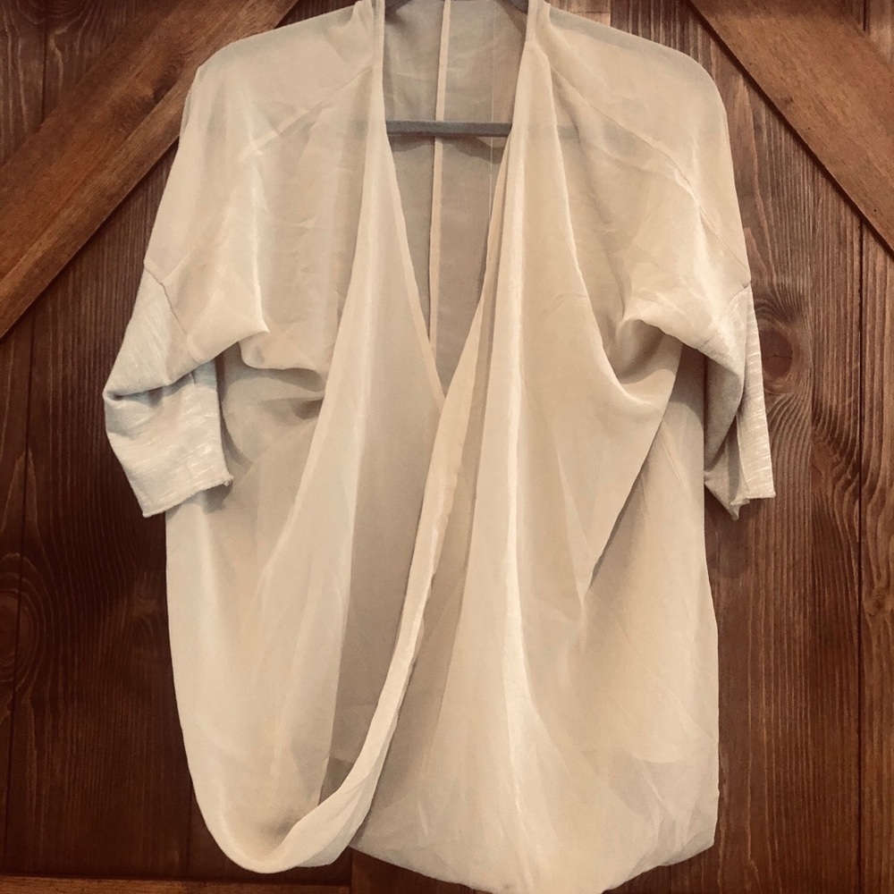 ⭐️5/$20 Sheer 3/4 length sleeve open front drape top layering autumn flowy